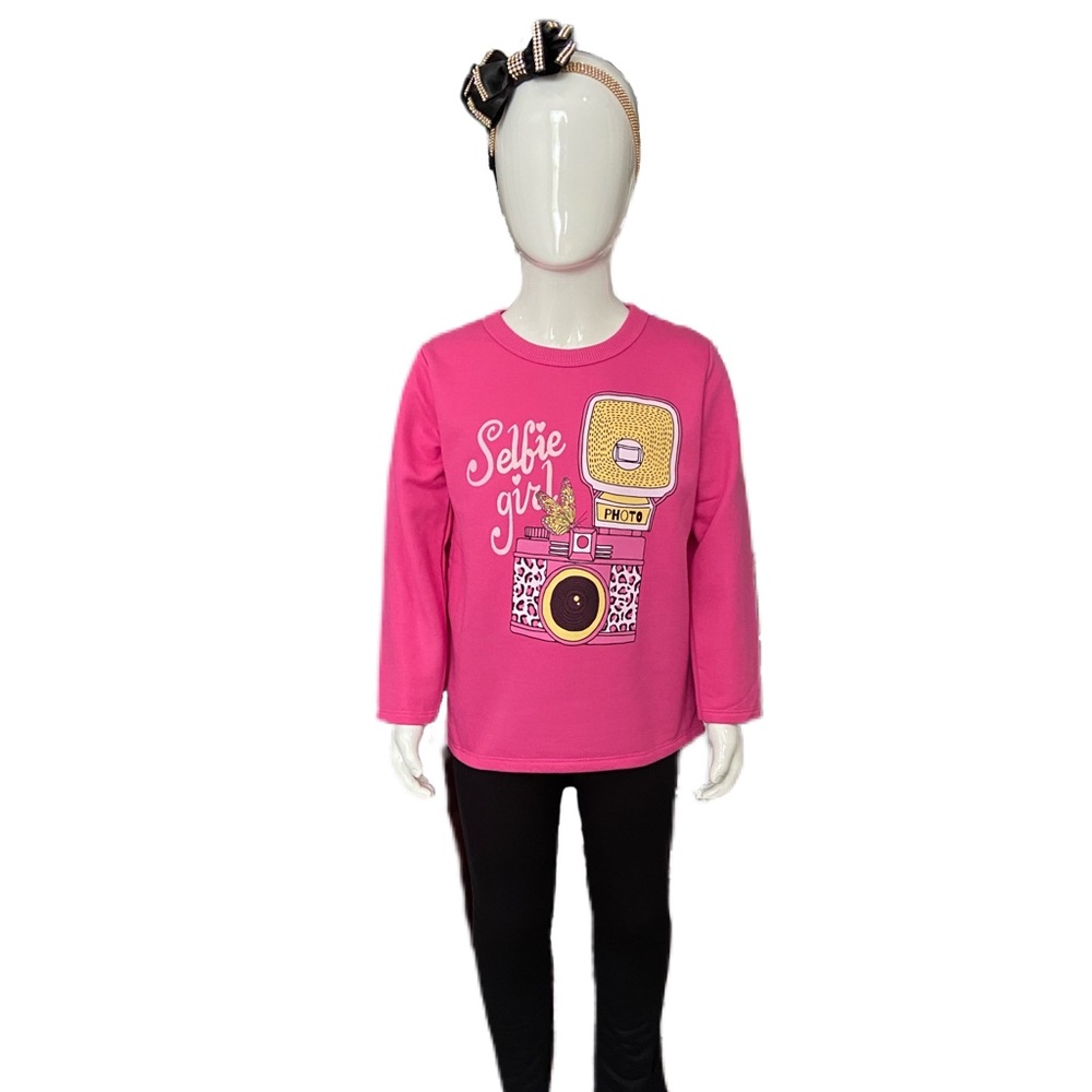 Bee Loop “Selfie Girl” Outfit